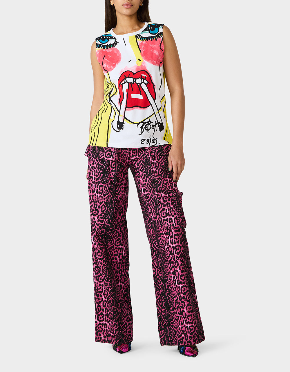 BETSEY'S ART GRAPHIC TOP WHITE