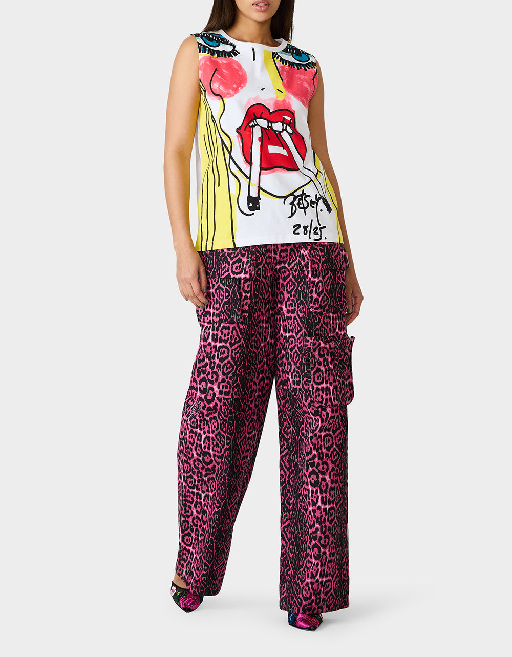 BETSEY'S ART GRAPHIC TOP WHITE