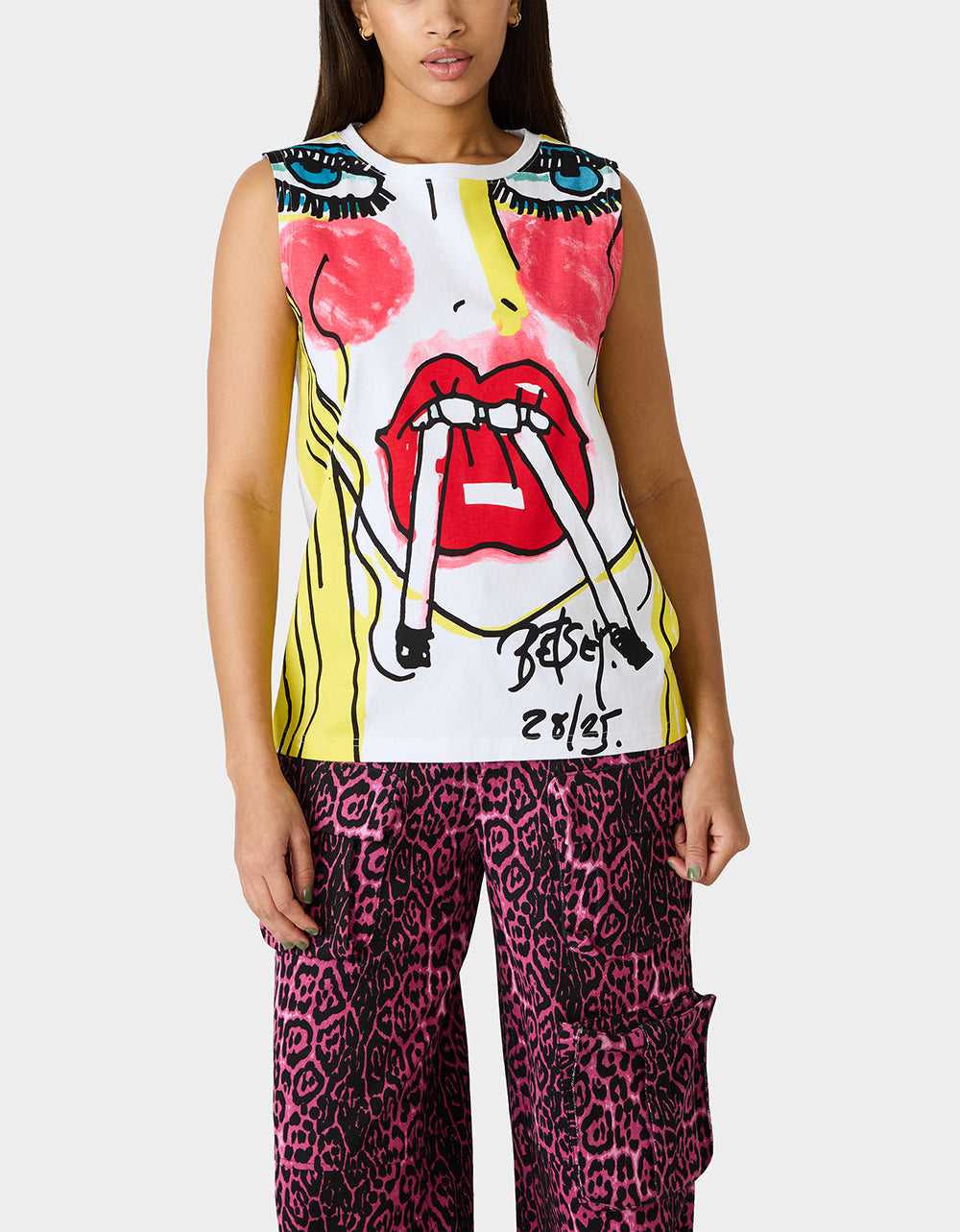 BETSEY'S ART GRAPHIC TOP WHITE